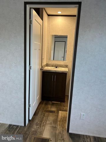 1 RAILWAY AVE, Millersburg, PA 17061