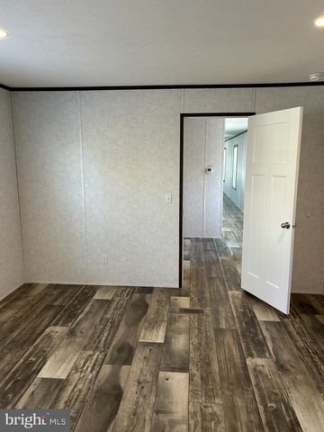 1 RAILWAY AVE, Millersburg, PA 17061