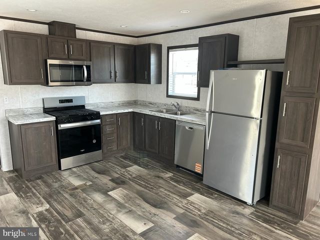 1 RAILWAY AVE, Millersburg, PA 17061