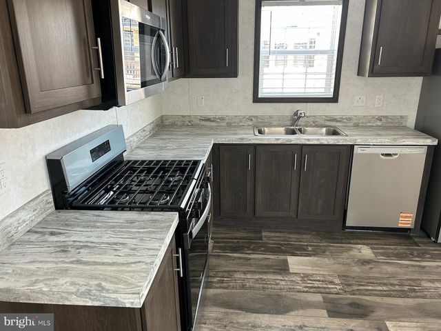 1 RAILWAY AVE, Millersburg, PA 17061