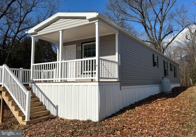 1 RAILWAY AVE, Millersburg, PA 17061