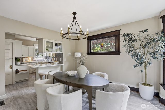726 20th Avenue E, Seattle, WA 98112