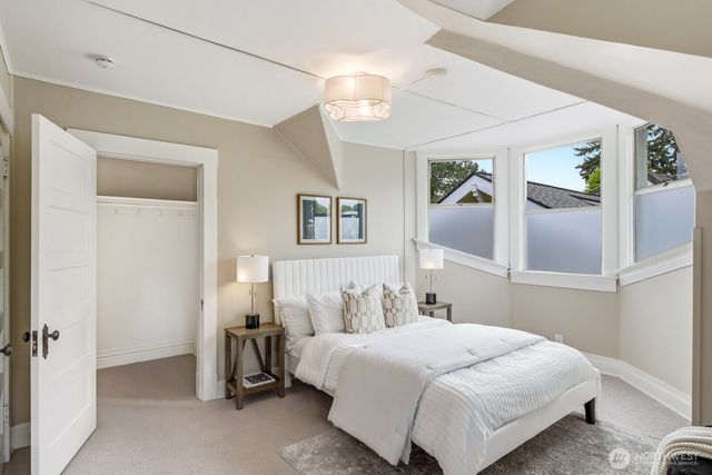 726 20th Avenue E, Seattle, WA 98112