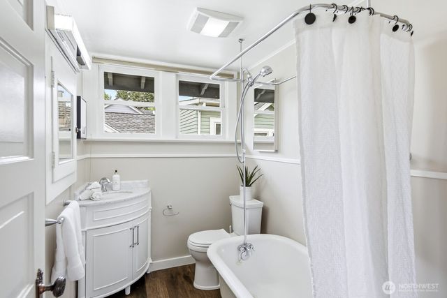 726 20th Avenue E, Seattle, WA 98112