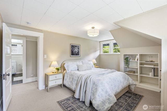 726 20th Avenue E, Seattle, WA 98112