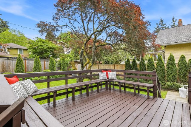 726 20th Avenue E, Seattle, WA 98112