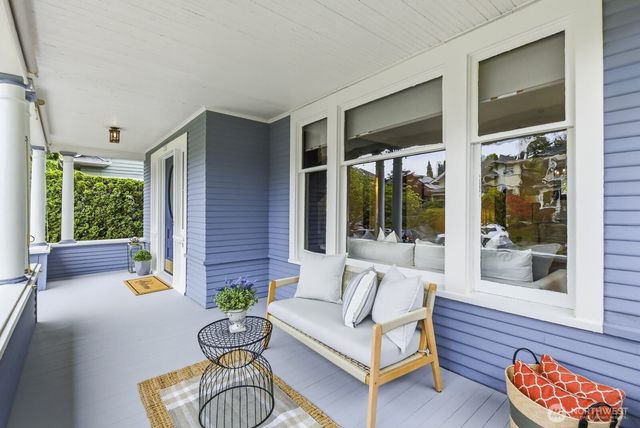 726 20th Avenue E, Seattle, WA 98112