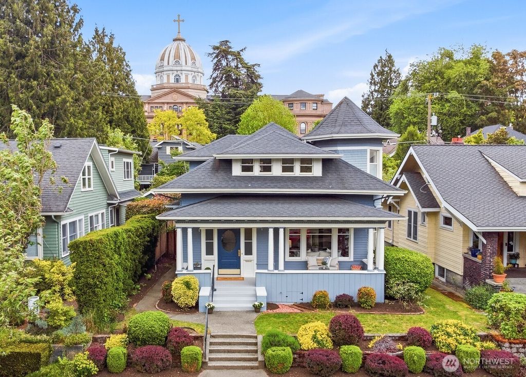 726 20th Avenue E, Seattle, WA 98112