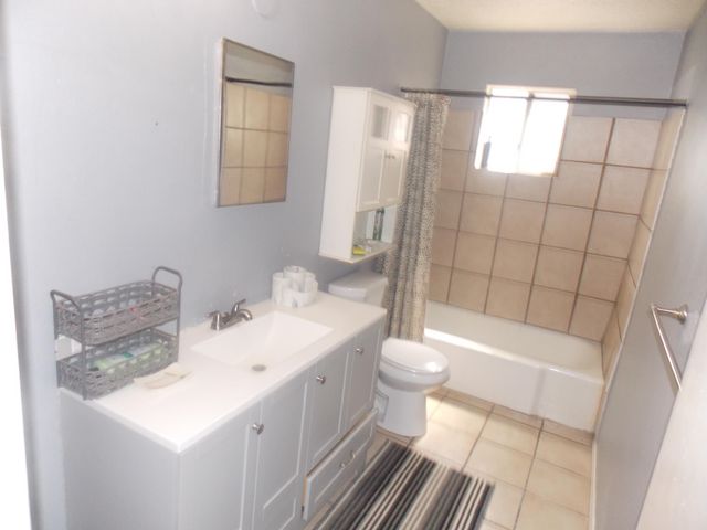116 Conchas Street NE, Albuquerque, NM 87123