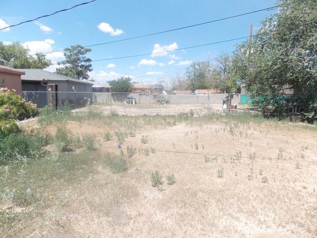 116 Conchas Street NE, Albuquerque, NM 87123