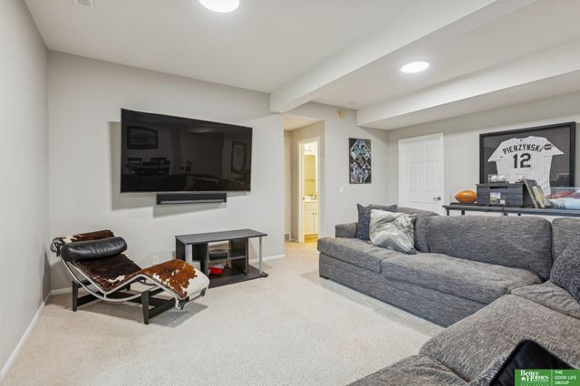 5111 N 155th Street, Omaha, NE 68116