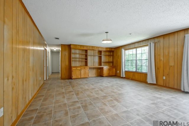 955 Lils Ct, Baton Rouge, LA 70806
