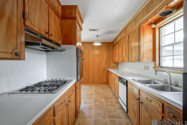955 Lils Ct, Baton Rouge, LA 70806