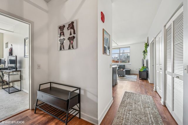 511 W Division Street 607, Chicago, IL 60610