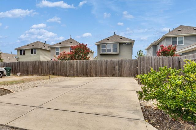 107 Friendship Oak DR, San Marcos, TX 78666