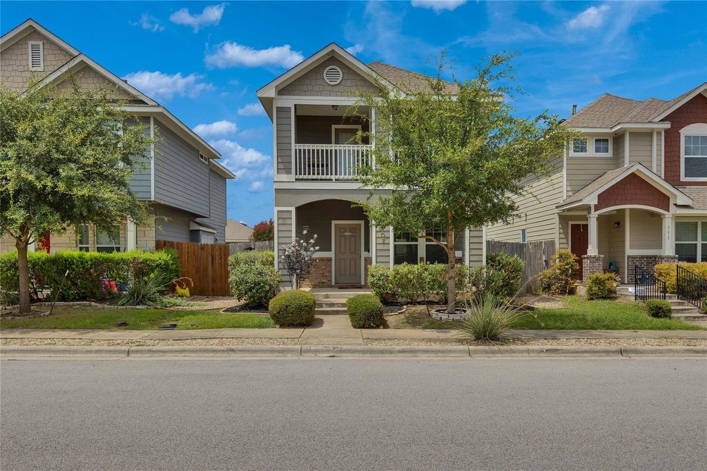 107 Friendship Oak DR, San Marcos, TX 78666