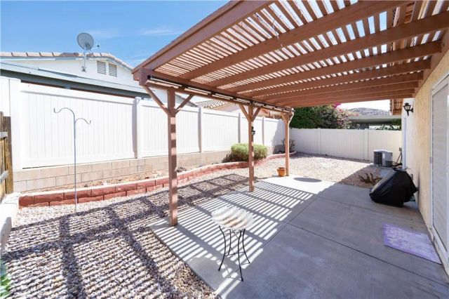 28308 Via Cascadita, Romoland, CA 92585