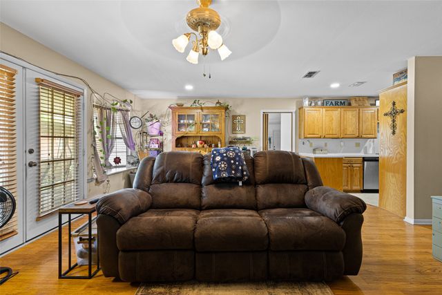 7422 Pacal, Gilmer, TX 75645