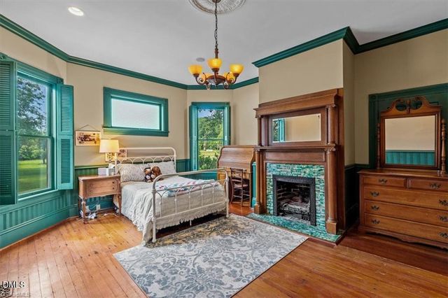 605 N Asheboro Street, Liberty, NC 27298