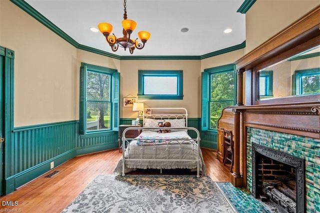 605 N Asheboro Street, Liberty, NC 27298