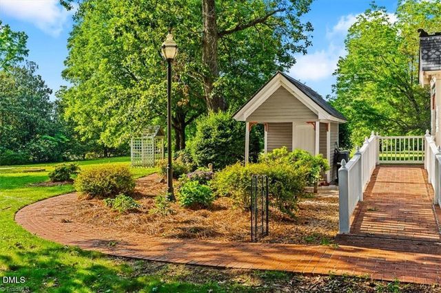 605 N Asheboro Street, Liberty, NC 27298