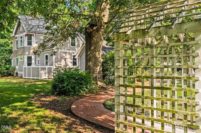 605 N Asheboro Street, Liberty, NC 27298