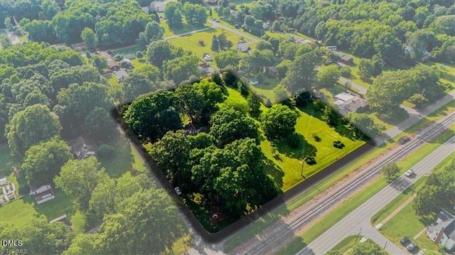 605 N Asheboro Street, Liberty, NC 27298