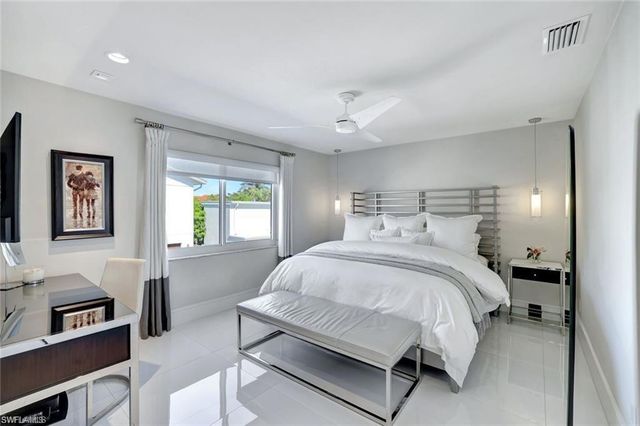 231 3rd AVE S 231, Naples, FL 34102