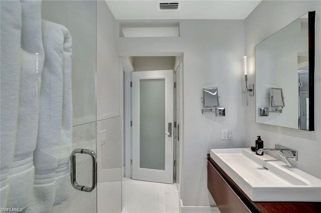 231 3rd AVE S 231, Naples, FL 34102