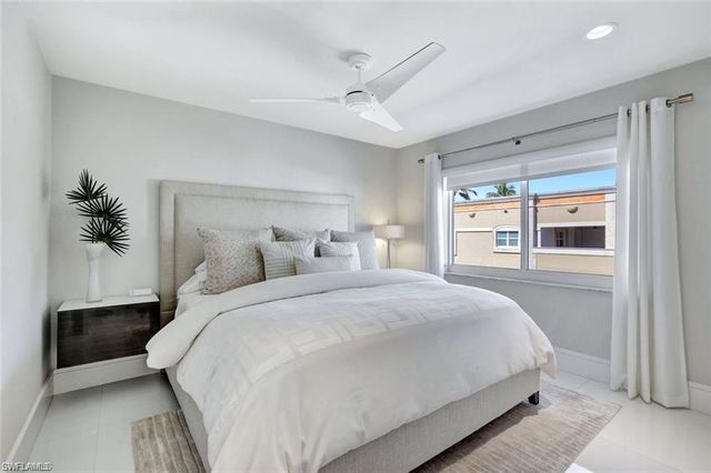 231 3rd AVE S 231, Naples, FL 34102