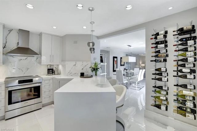 231 3rd AVE S 231, Naples, FL 34102