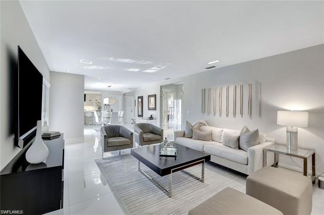 231 3rd AVE S 231, Naples, FL 34102
