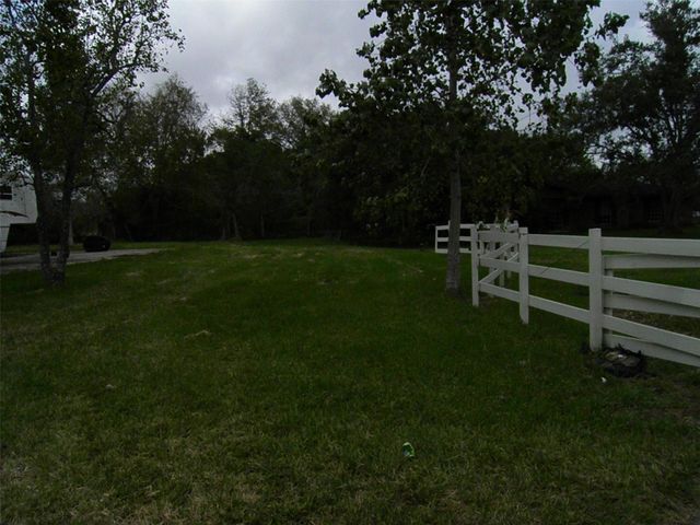 12617 Sunset Circle, Santa Fe, TX 77510