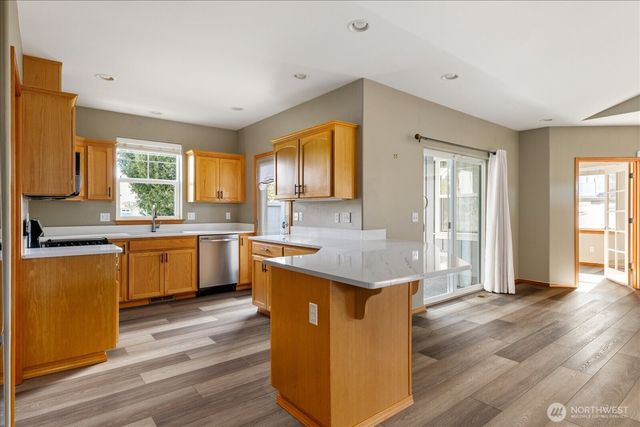 1611 SW Vanguard Street, Oak Harbor, WA 98277