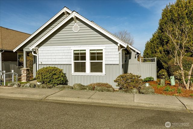 1611 SW Vanguard Street, Oak Harbor, WA 98277
