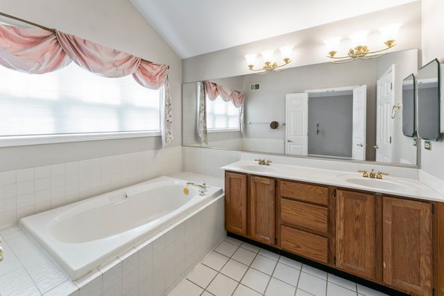 1903 N Evergreen Avenue, Arlington Heights, IL 60004