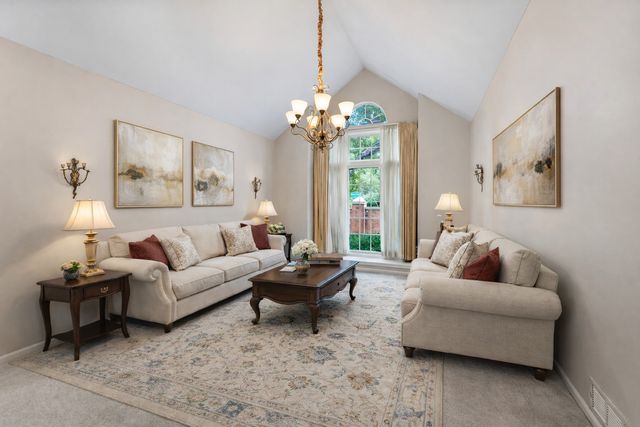 1903 N Evergreen Avenue, Arlington Heights, IL 60004