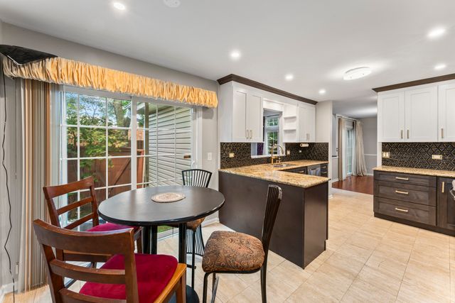 1903 N Evergreen Avenue, Arlington Heights, IL 60004