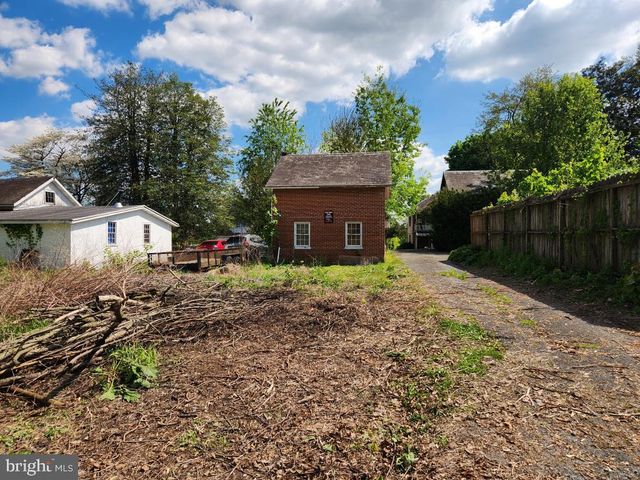 67 W FREDERICK ST, Millersville, PA 17551