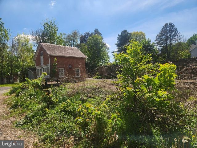 67 W FREDERICK ST, Millersville, PA 17551