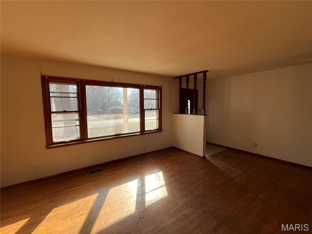 225 Sadonia Avenue, Hazelwood, MO 63135