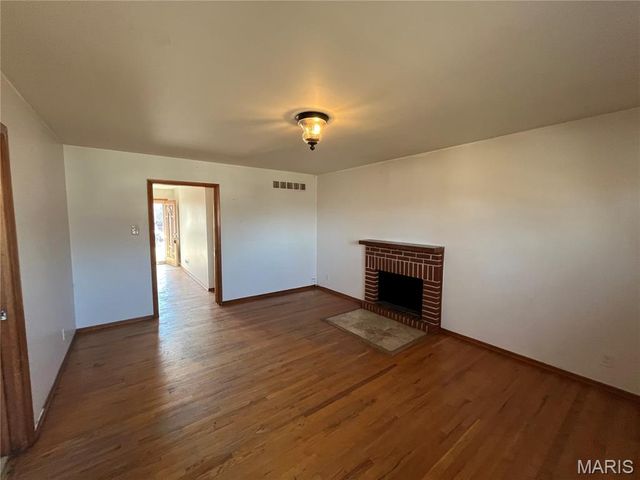 225 Sadonia Avenue, Hazelwood, MO 63135