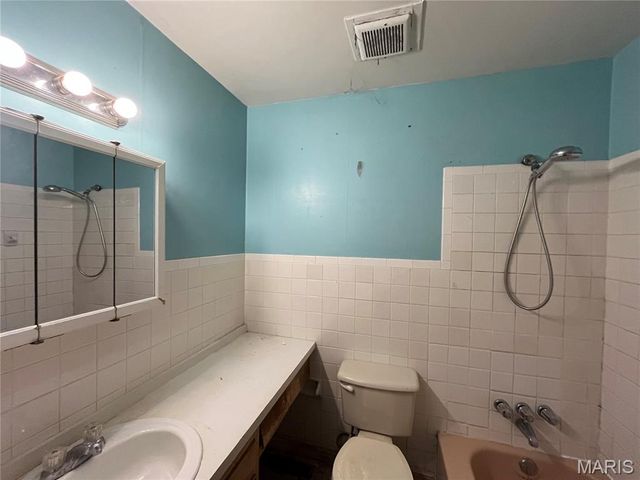 225 Sadonia Avenue, Hazelwood, MO 63135