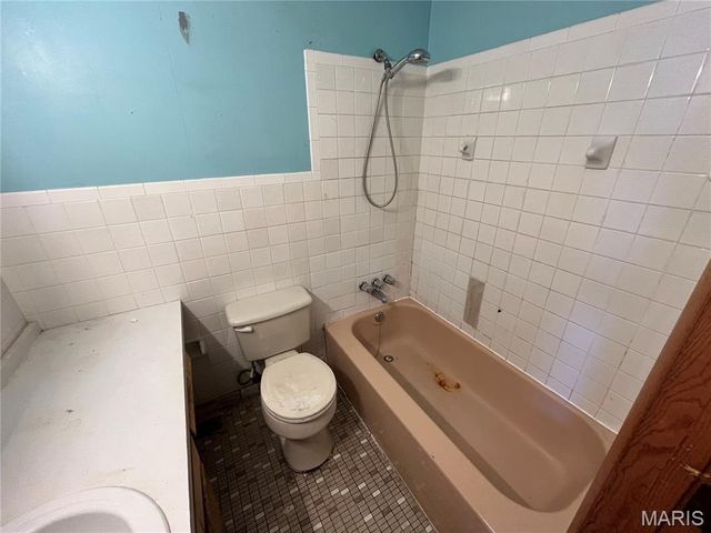 225 Sadonia Avenue, Hazelwood, MO 63135