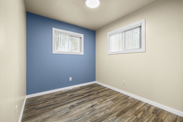 1130 5th St NE, Minot, ND 58703