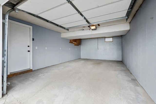 1130 5th St NE, Minot, ND 58703