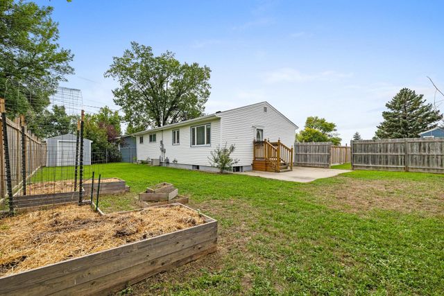 1130 5th St NE, Minot, ND 58703