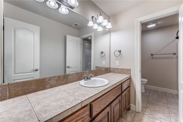 604 NW 17th Court, Bentonville, AR 72712