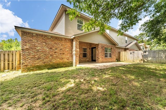 604 NW 17th Court, Bentonville, AR 72712