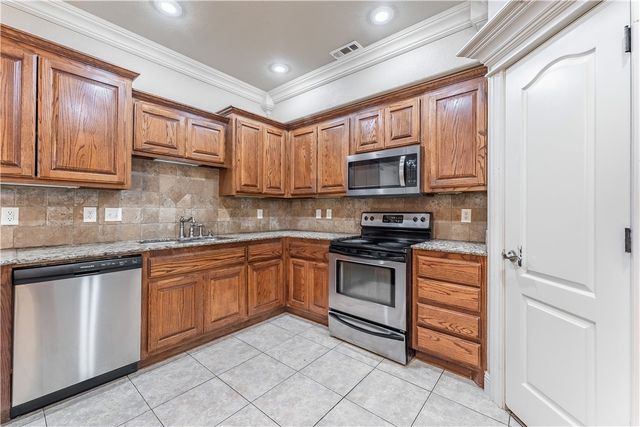 604 NW 17th Court, Bentonville, AR 72712